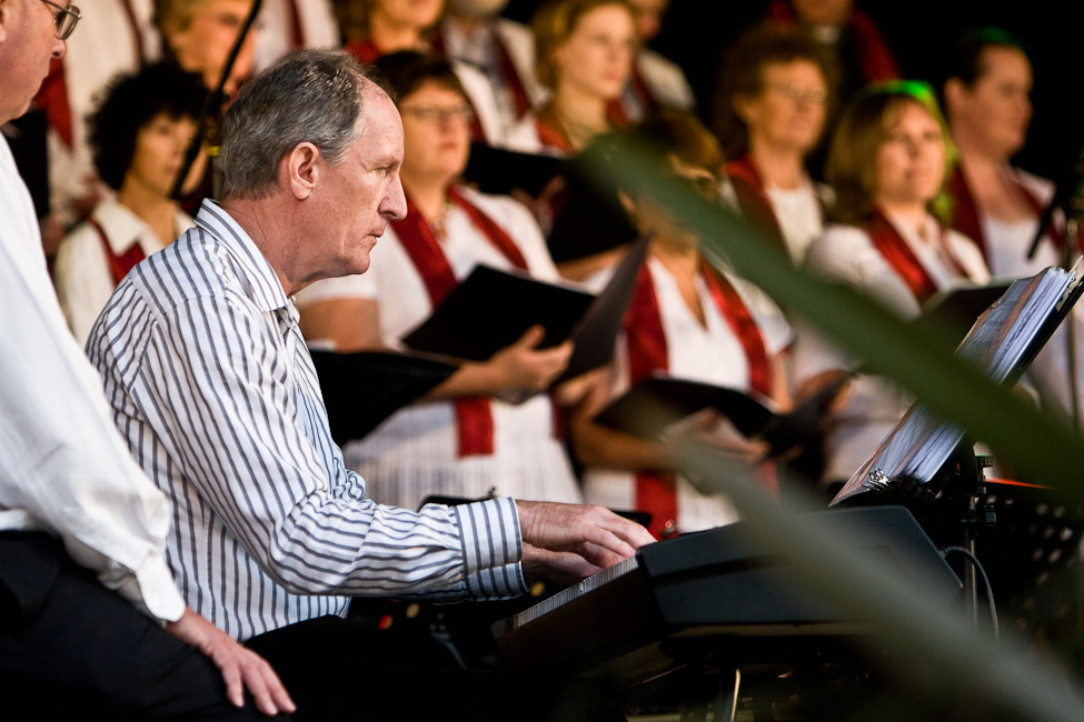 Matthew performs at a Christmas Concert in Tahaki Reserve, Auckland